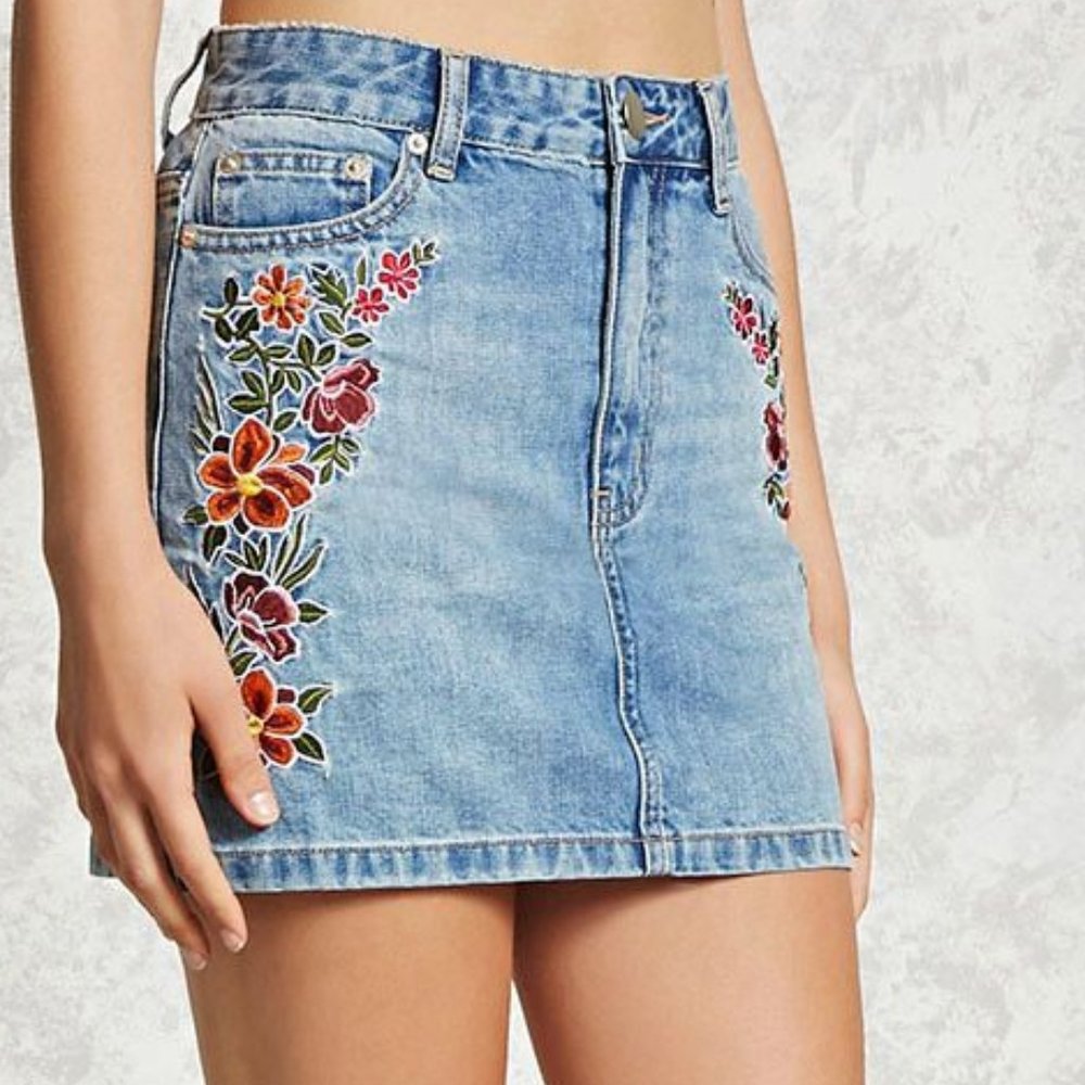 F21 Embroidered Flowered Denim Jean Skirt X Small
